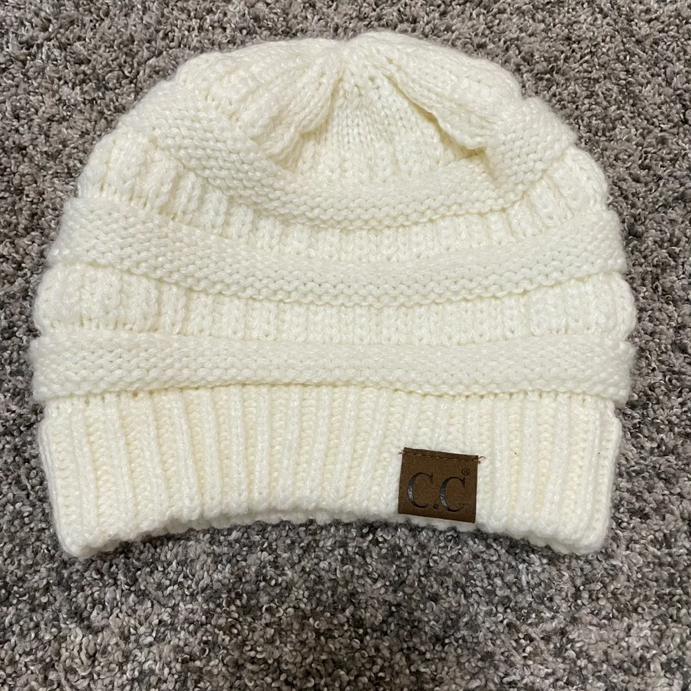 C.C Beanie - Picture 1 of 3